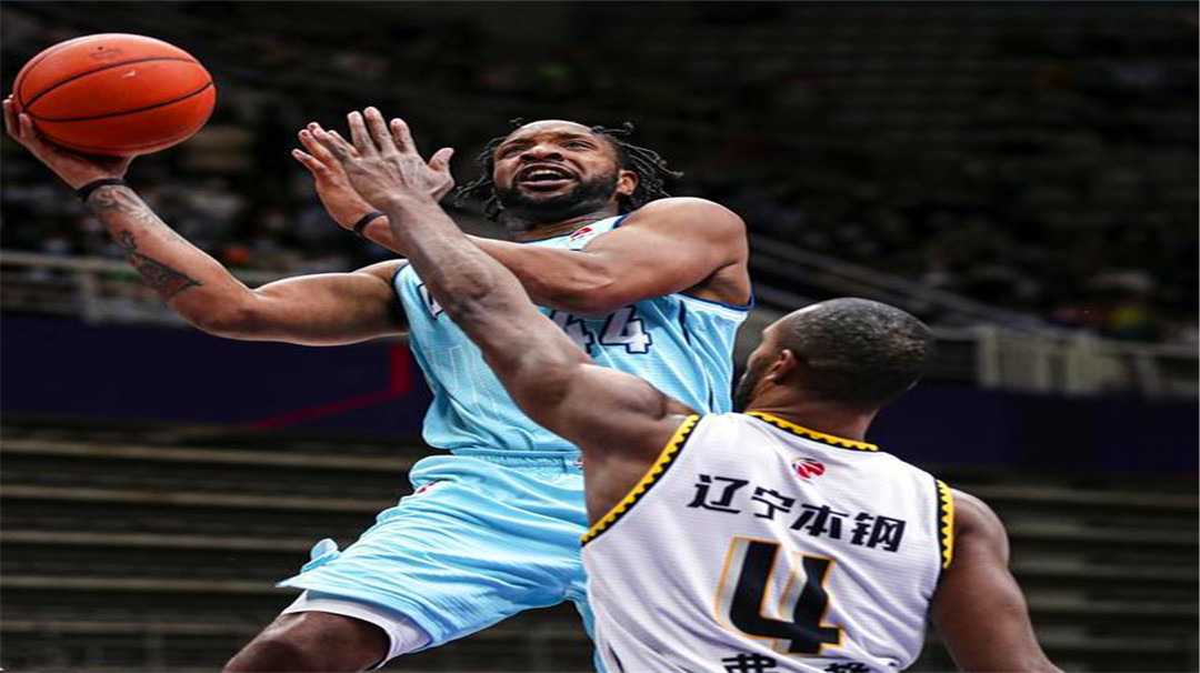  足总杯倒计时，辽宁本钢集结日队长鼓劲，细节引发关注，管理层满意，纪律约束更严格