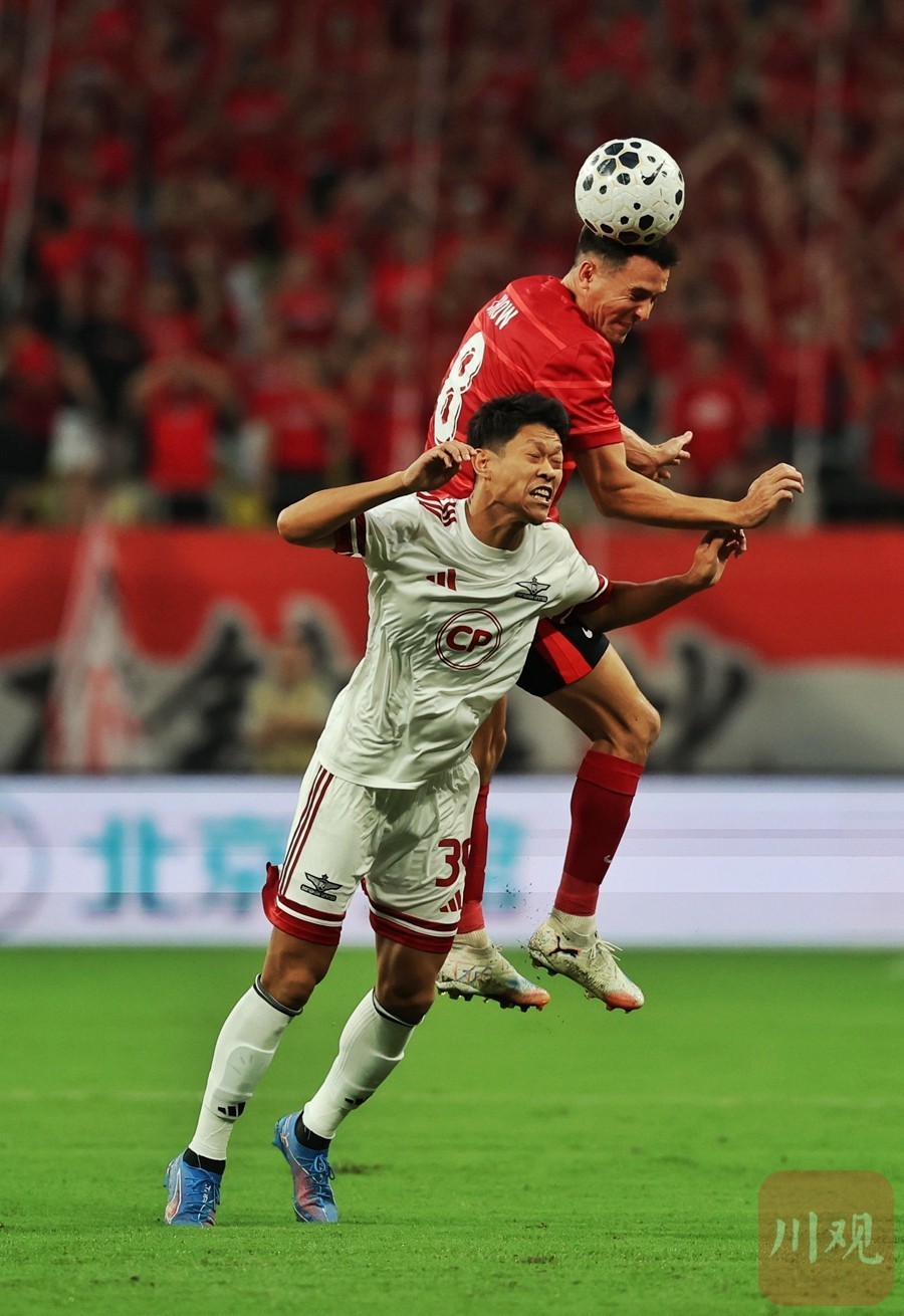 成都蓉城发布备战花絮;清晨篮板制胜;西甲任务艰巨;轮换策略成焦点(成都蓉城最新消息情况) 成都蓉城发布备战花絮;清晨篮板制胜;西甲任务艰巨;轮换策略成焦点(成都蓉城最新消息情况)