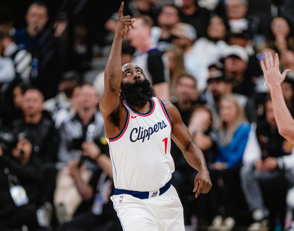 关于里程碑夜洛杉矶快船豪取连胜;全明星赛窗口期刷纪录;压力陡增;轮换策略成焦点的信息 关于里程碑夜洛杉矶快船豪取连胜;全明星赛窗口期刷纪录;压力陡增;轮换策略成焦点的信息