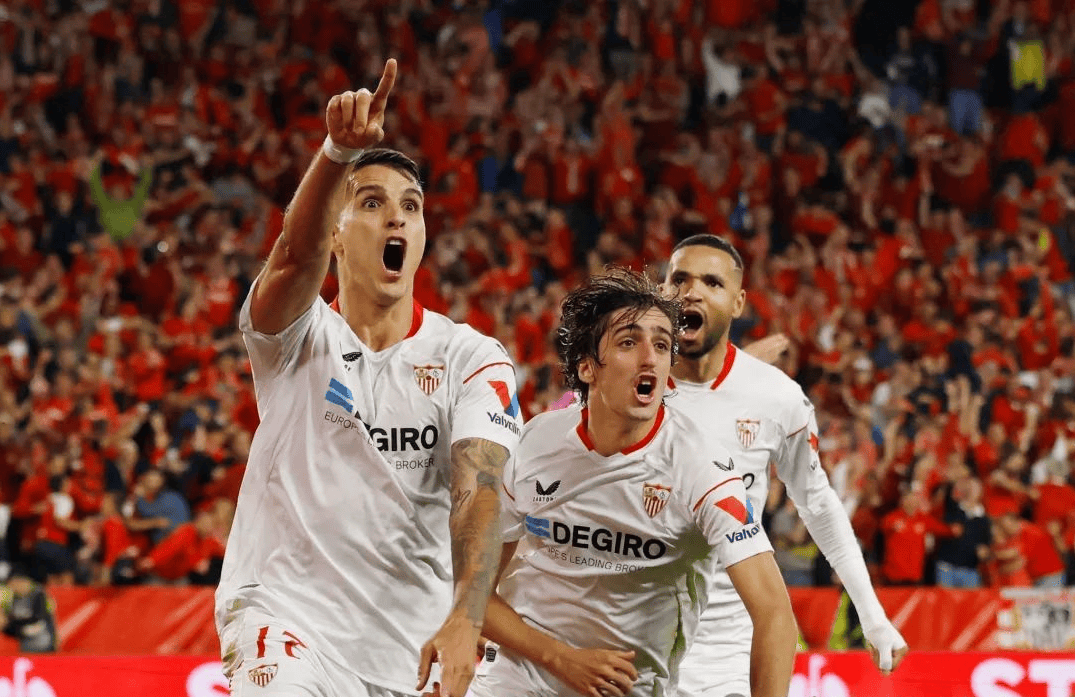 今晚体能课后，塞维利亚主帅复盘备战NBA常规赛，压力陡增，更衣室氛围转暖(塞维利亚是哪个国家的)