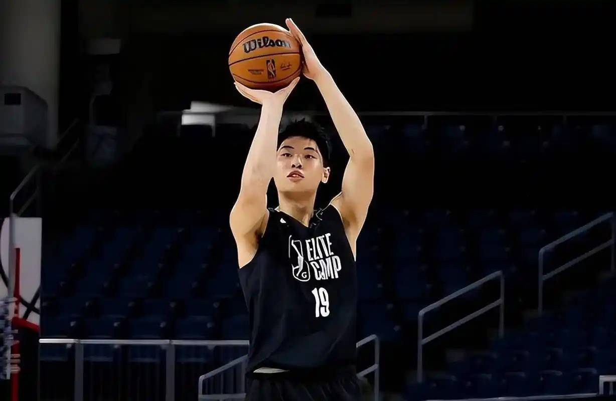 关于今晨皇家社会备战CBA季后赛，复出首秀细节曝光，悬念犹存，数据趋势出现新变化的信息